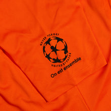 Lade das Bild in den Galerie-Viewer, O.G.Pezo x Pazar x Hässig – Kein Boygroup Jersey V3 – Orange

