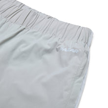 Lade das Bild in den Galerie-Viewer, Reflective Panel Tracksuit
